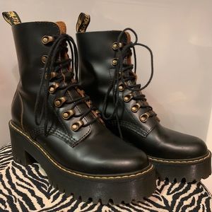 DR. MARTENS Leona 7-Hook Platform Boots